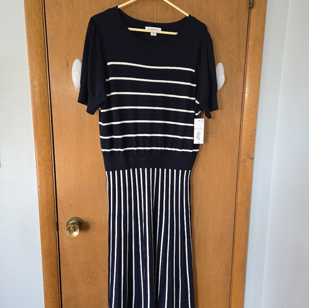 NWT, Liz Claiborne, Navy and White Striped Dress Size L.